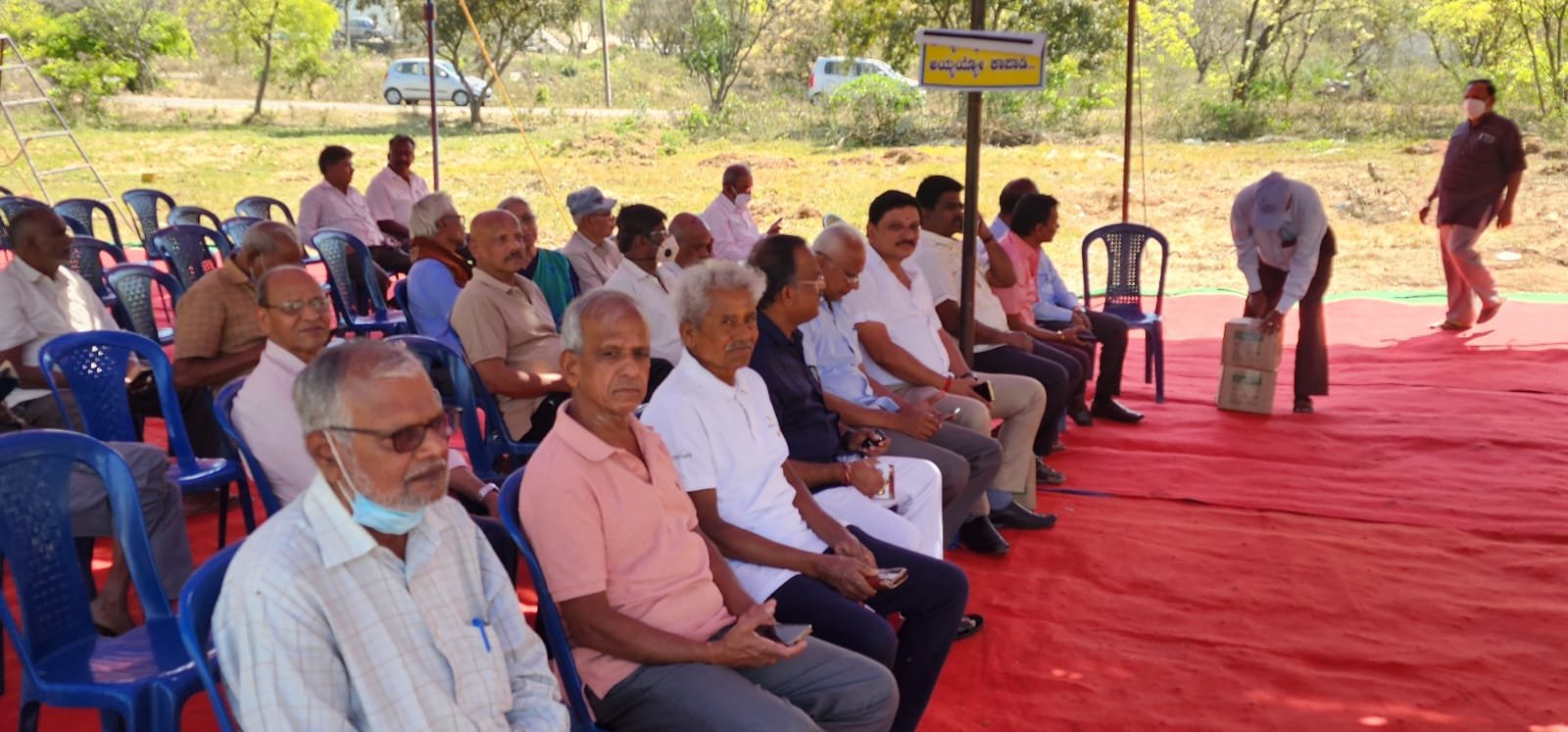Banashankari 6th Phase Residents Welfare Development Association office bearers and members. Residents and surrounding villagers joined hands to permanently close the Lingadheeranahalli solid waste disposal unit and continued their protest against the BBM